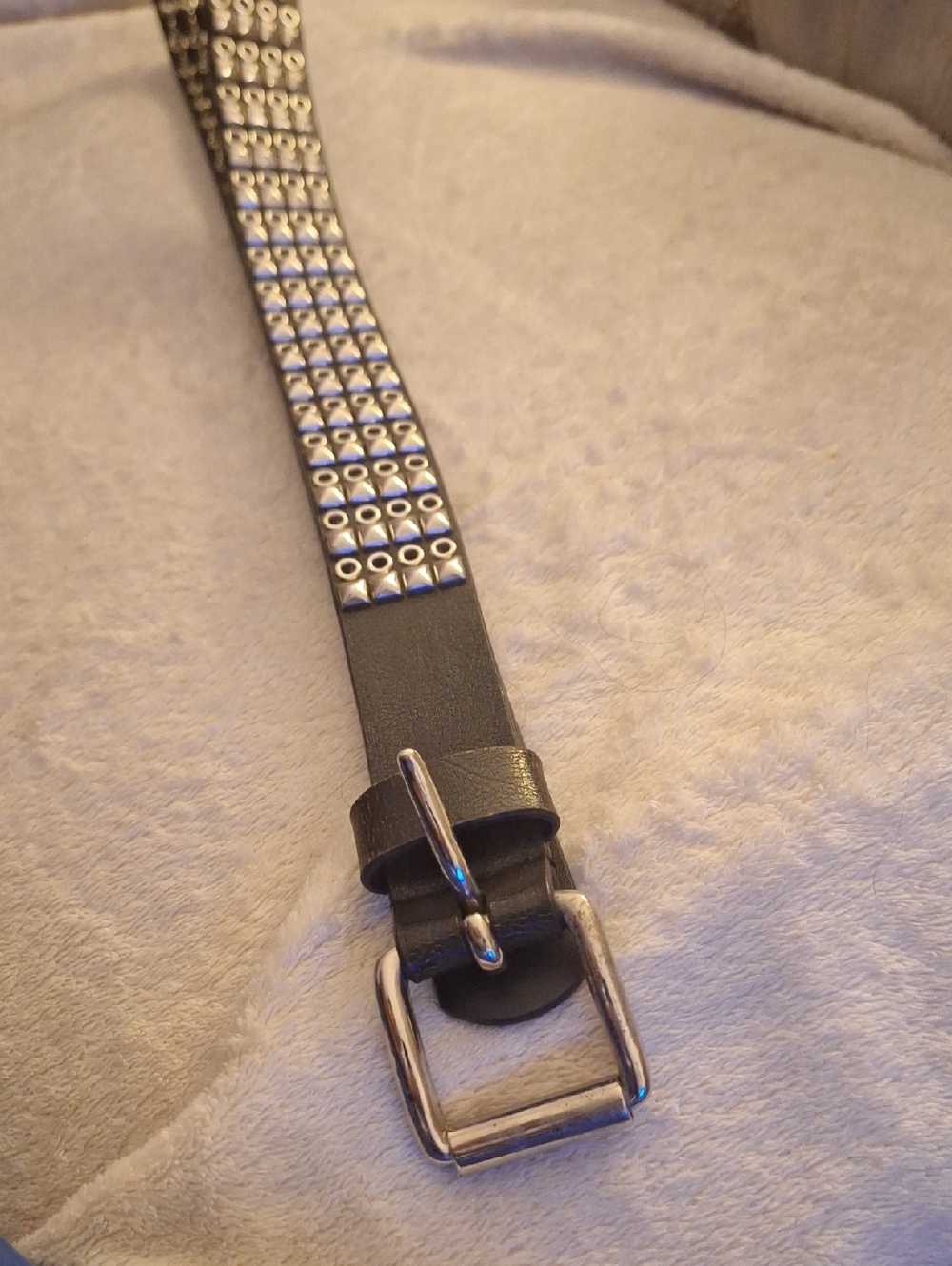 Source Unknown Black Studded Leather Belt with Silver Hardware
